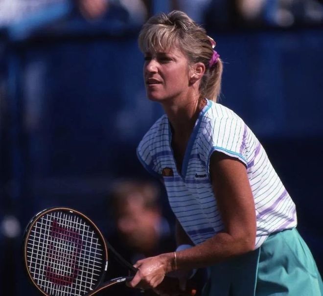 秀在他首次 秀在他首次