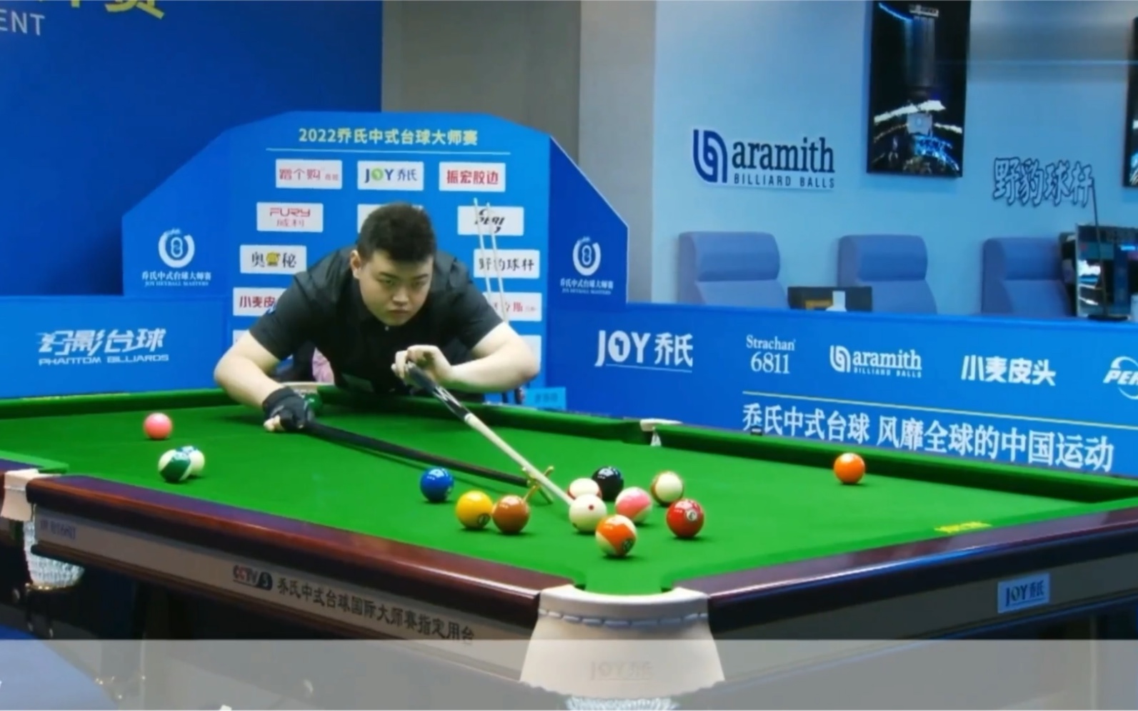 依靠短传渗 依靠短传渗